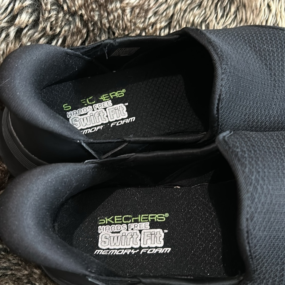Men’s Skechers Hands Free Swift Fit Shoes - Picture 11 of 14